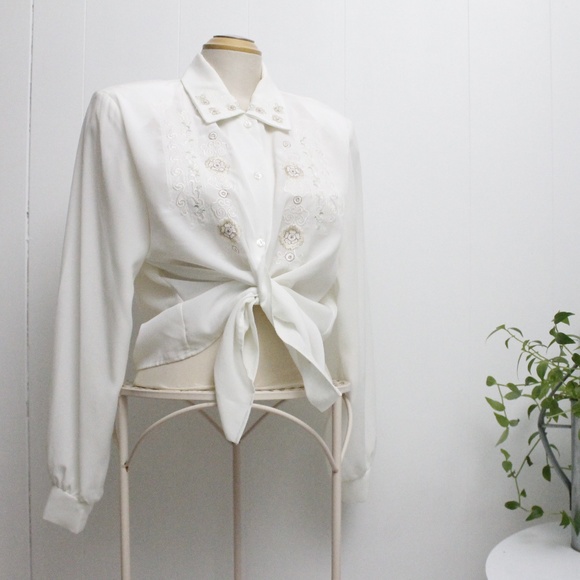 Vintage Tops - Embroidered Vintage Blouse